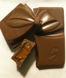 galaxy chocolate gift open
