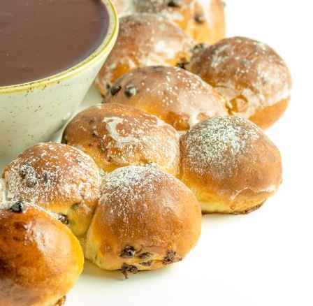 tear and share dough balls with dip