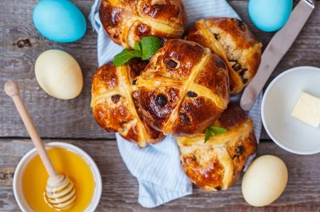 yuzu honey hot cross buns recipe picture